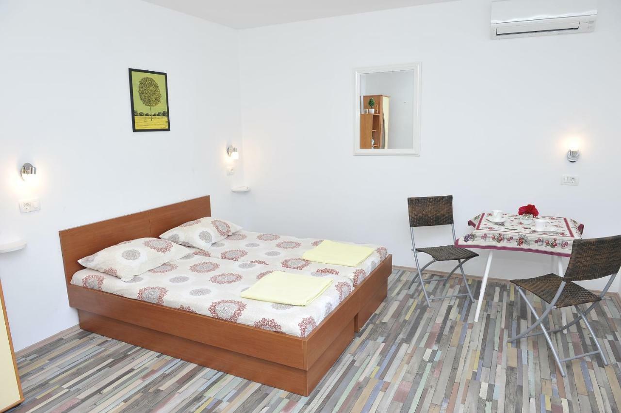 Apartments Neda プロチェ エクステリア 写真